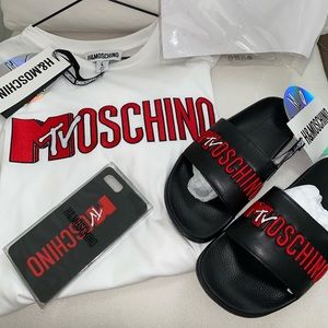NIB LIMITED EDITION H&M MOSCHINO: 6+/7+/8+ CASE